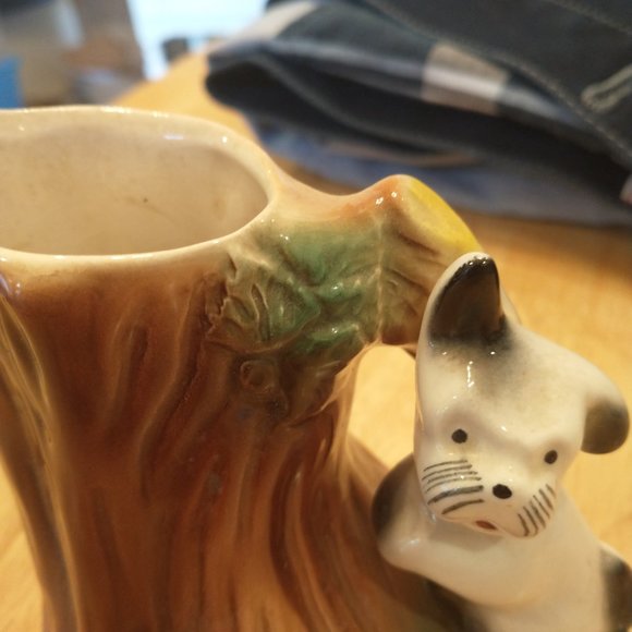 Vintage Eastgate Pottery Dog and Stump Vase - Picture 5 of 6